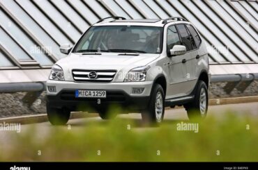 Shuanghuan CEO (also known as the Shuanghuan SCEO) is a mid-size crossover SUV manufactured by the Chinese automaker Shuanghuan Auto between 2005 and 2011