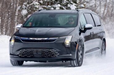 5 Reasons We’re Excited For the Chrysler Pacifica’s Redesign and Updates for 2027