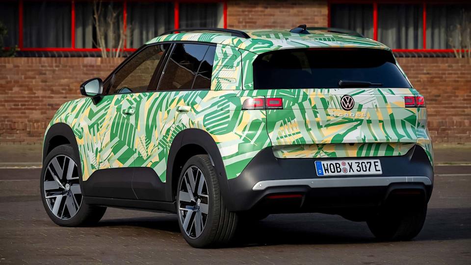 VW ID Cross series version disguised on factory pictures (2026)