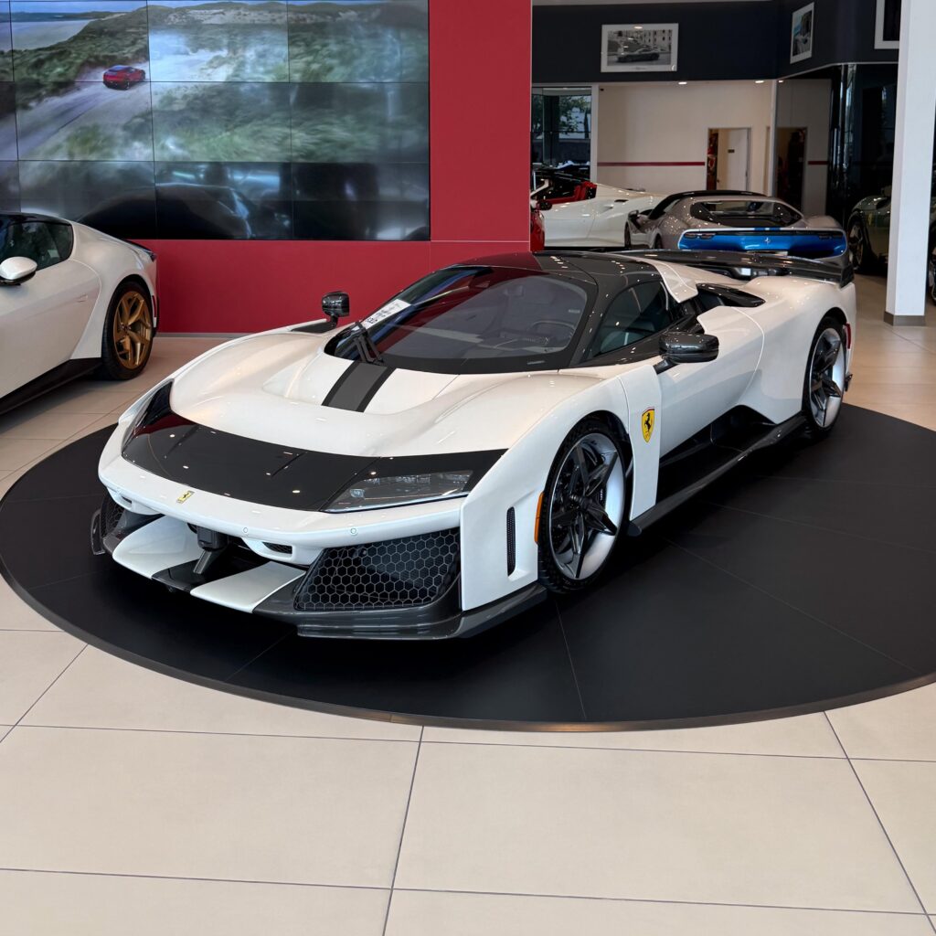 Ferrari F80 [3601x3601]