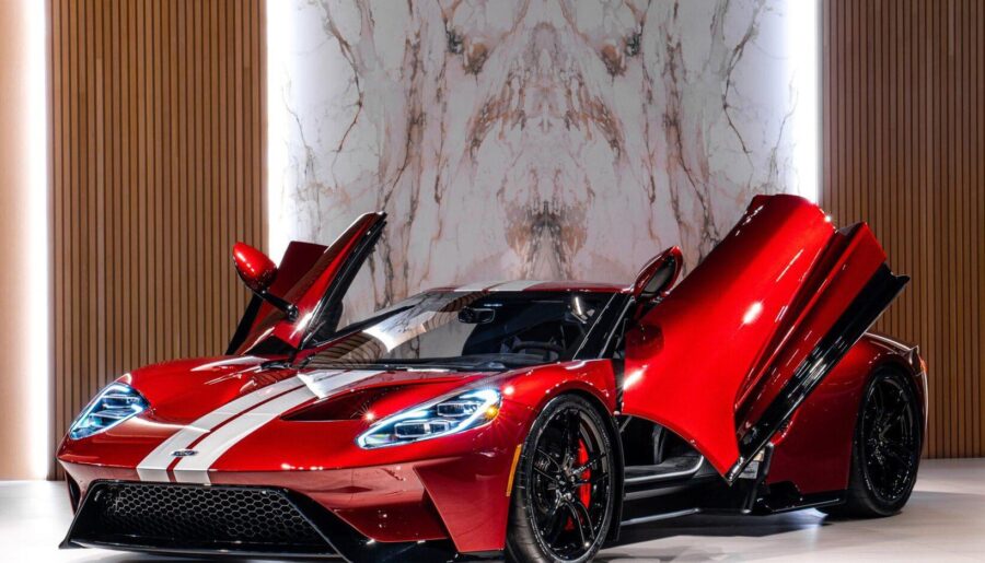 2018 Ford GT [1638×2048]