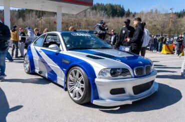 2001 BMW M3 GTR [2048x1365]