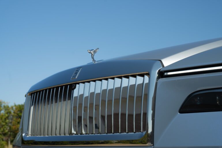 Rolls-Royce backs V12 engines, ditches EV-only plans