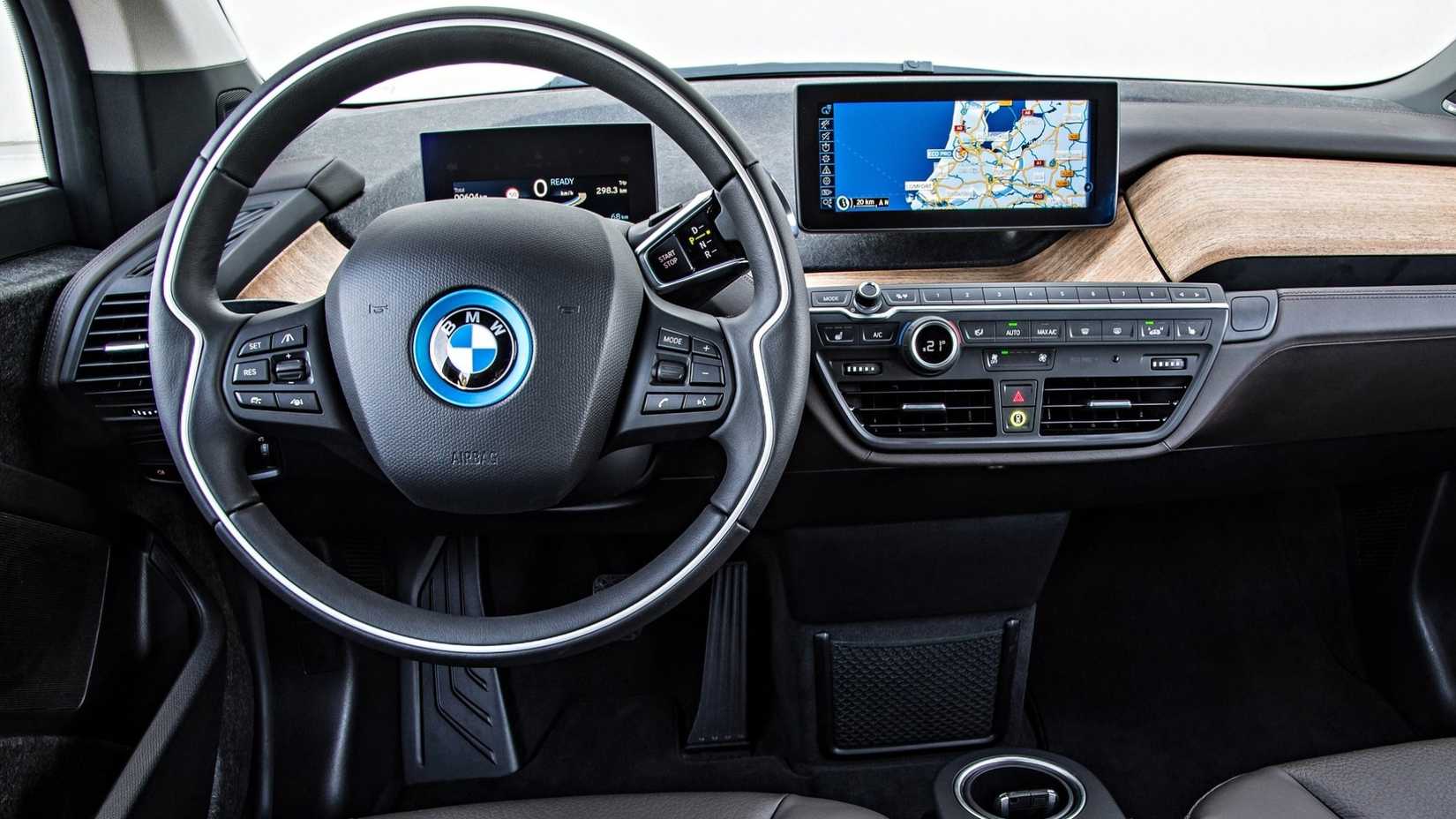 2014 BMW i3 Interior steering wheel