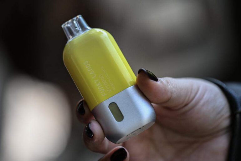 DIY YouTuber Powered a Car With 500 Disposable Vapes