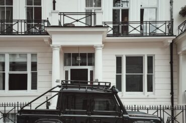 Bond (007) Spectre homage [Defender SVX] in London (probably a common sighting in Brompton area)