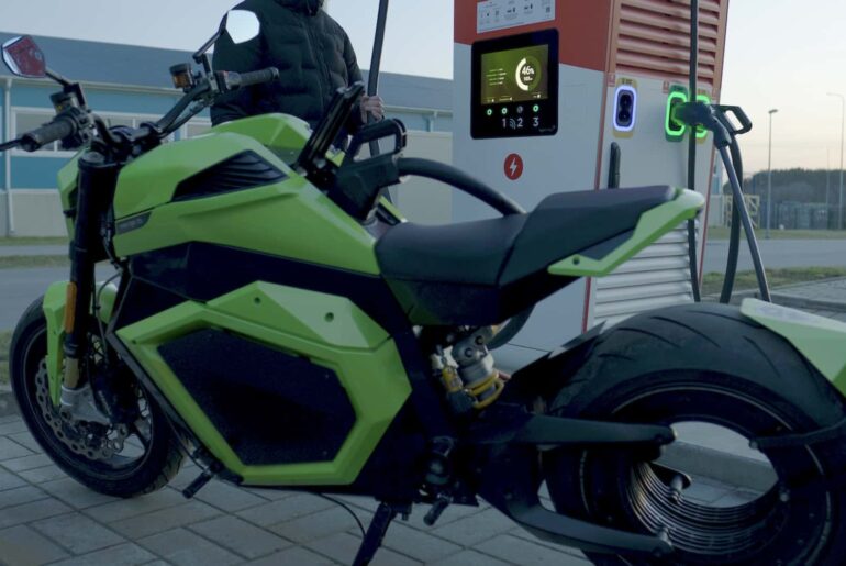 Watch Donut Lab's Mysterious Solid-State Battery Charge In An Actual EV