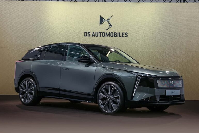 The DS DS N°7 Is A Compact Electric Crossover With A Huge Battery