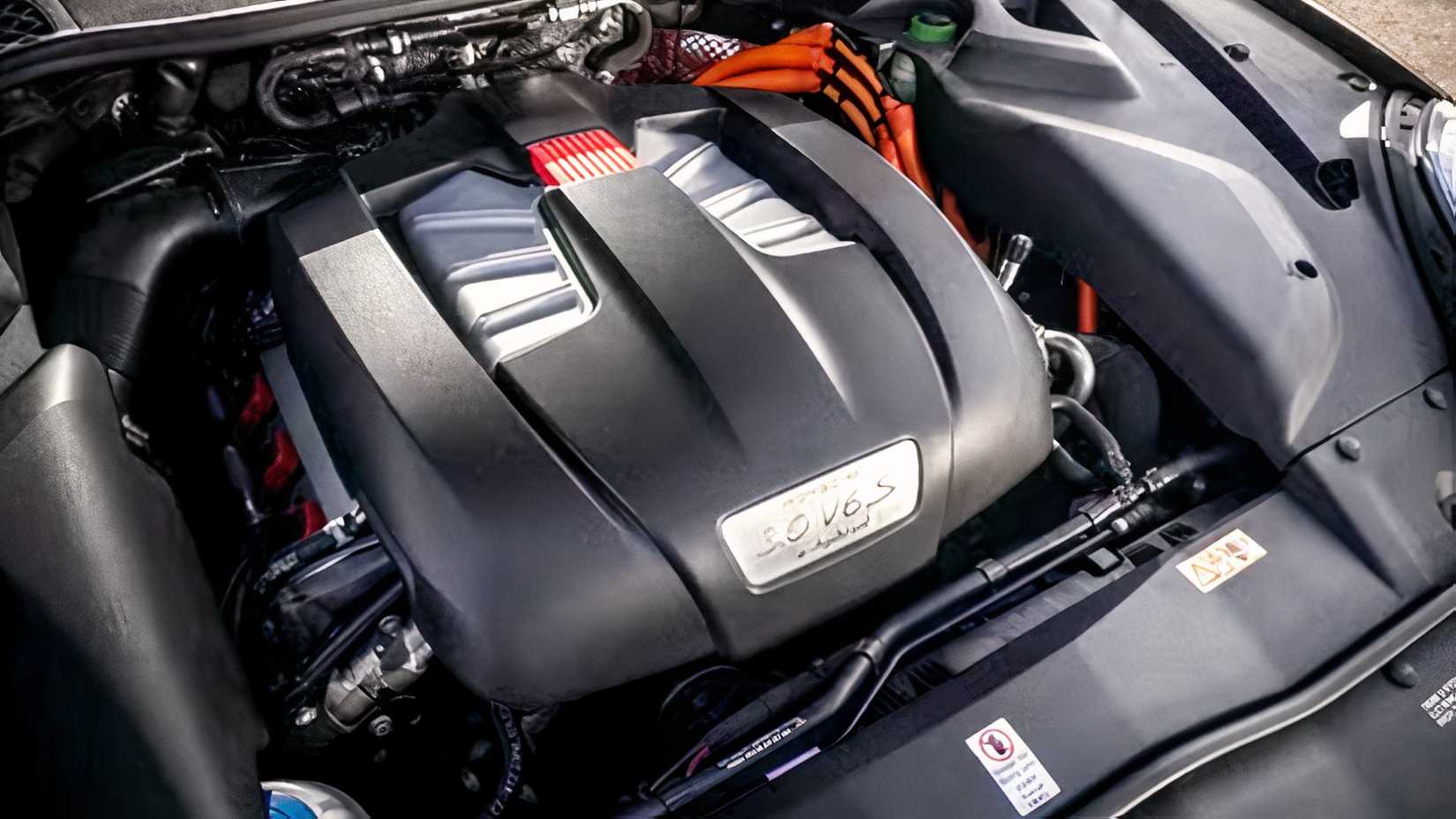 2018 Porsche Cayenne E-Hybrid engine