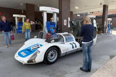 [Porsche 906] Spotted Jeff Zwart casually filling up this beauty in Aspen