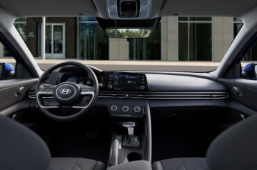Out of all the cars at the 2026 car show this base model Hyundai had the only interior I actually liked
