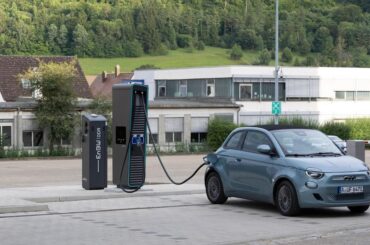 The Automakers Still Betting on Just One Model in America