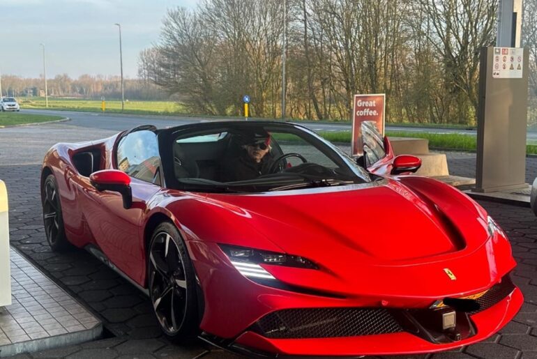 lovely [Ferrari SF90] at work.