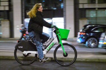 "The legislation doesn't cope": Calls for e-bike hire law changes as Lime bike-related injury claims surge in London - Cycling News | electric bike reviews, buying advice and news