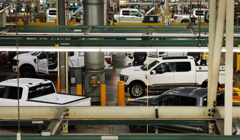 Analysis: Can American car companies survive American politics?