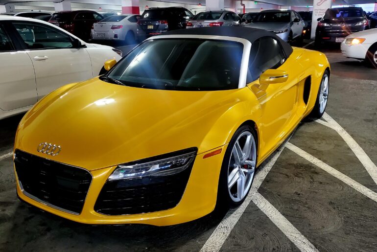 [Audi R8 Spyder] in yellow chillin at the mall