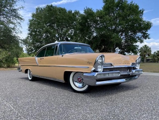 1957 Lincoln Capri