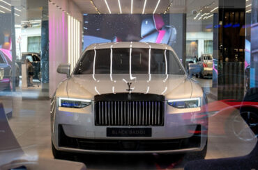 Global carmakers retreat en masse from electric vehicle plans