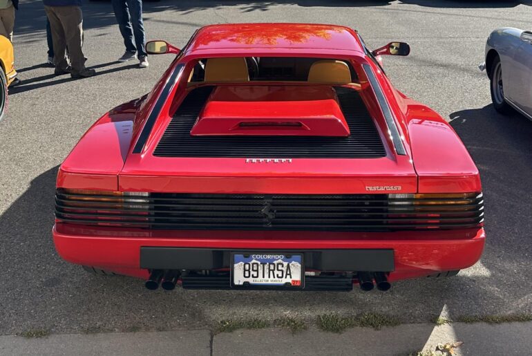 Ferrari Testarossa [2158x2158]