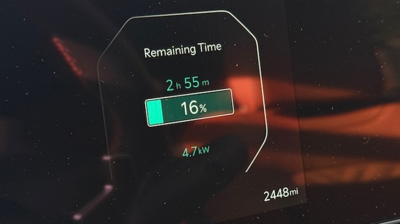 2026 Kia Sportage PHEV Charging Screen