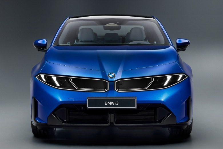 Front end of a blue BMW i3