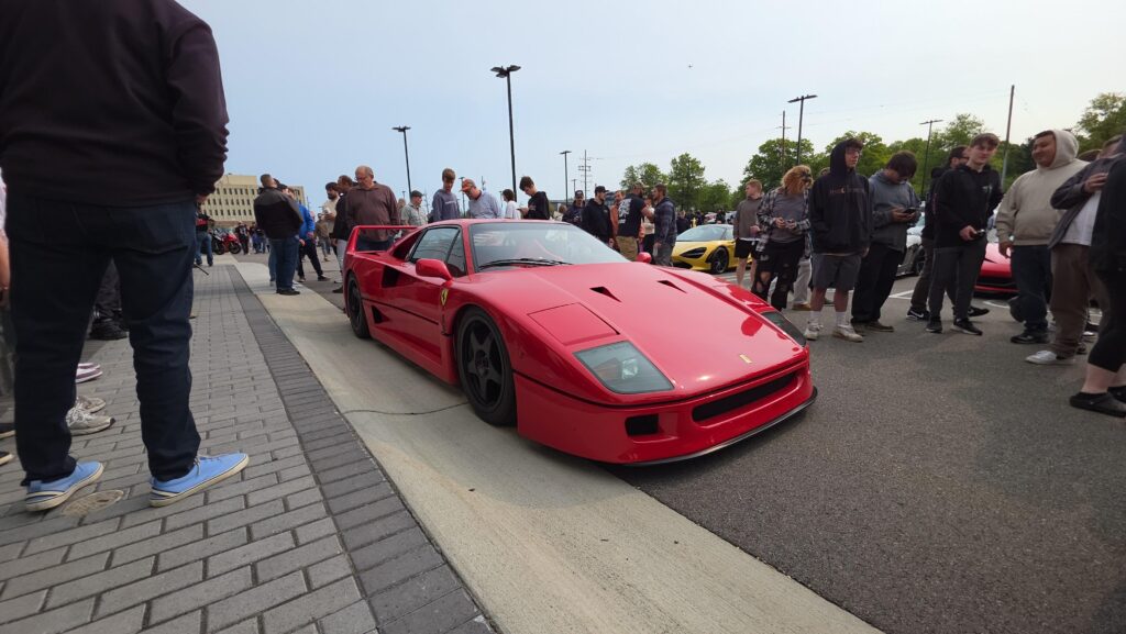 Ferrari F40 [4000x2252]