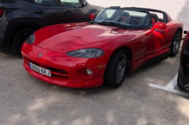 Spotted this [Chrysler Viper RT/10] randomly parked