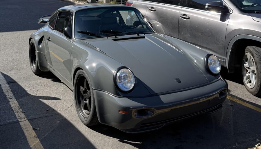 Porsche 911 [3476×3476]