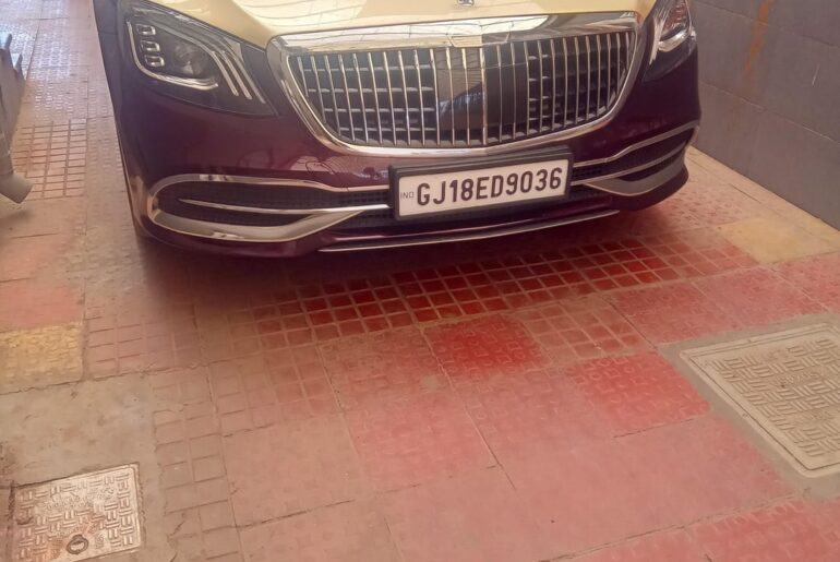 Spotted this [Mercedes Maybach V12 ] in my tier 4 city