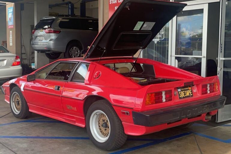 [Lotus Esprit Turbo]