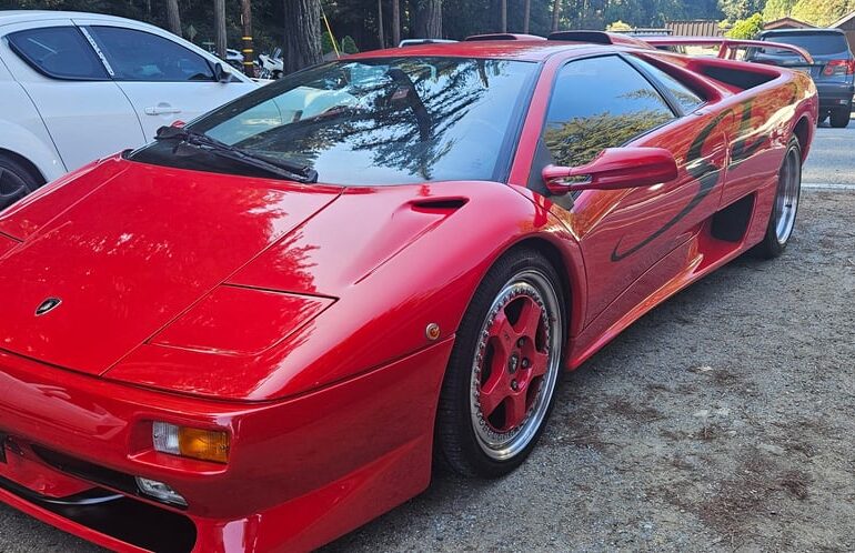 Saw this [Lamborghini Diablo SV] just chilling at Alice's