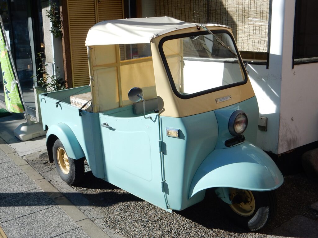 Daihatsu Midget in Kawagoe City, Japan (my own photo)