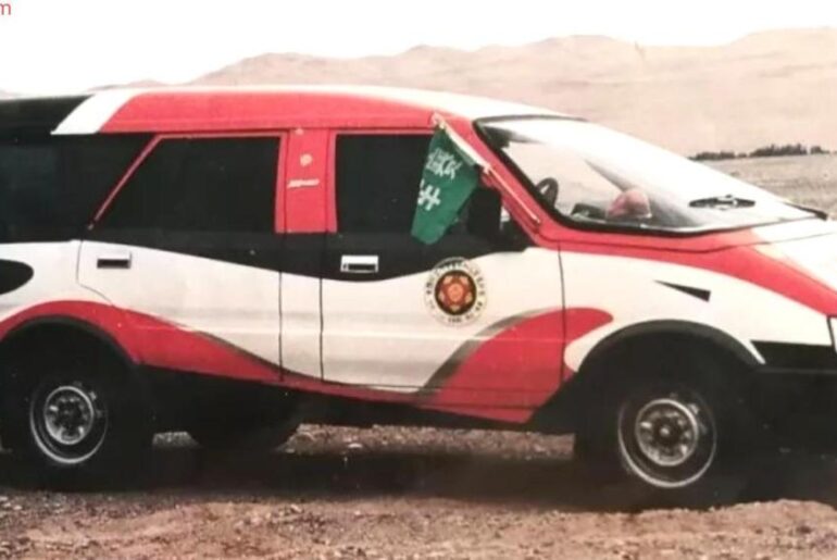 I have a new favourite MPV: The Dadi BDG6491. Check out the wild, wraparound windshield!