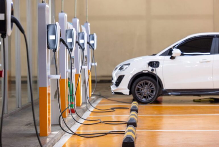Fossil Fuel Propaganda Is Keeping Americans From Switching to Electric Vehicles – One Green Planet