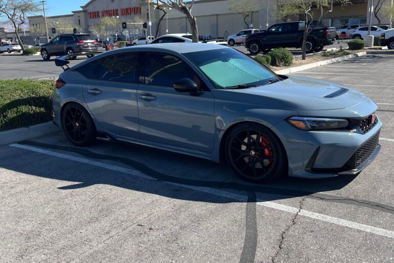 Spotted this [Honda Civic Type R FK9] when I was heading to McDonalds