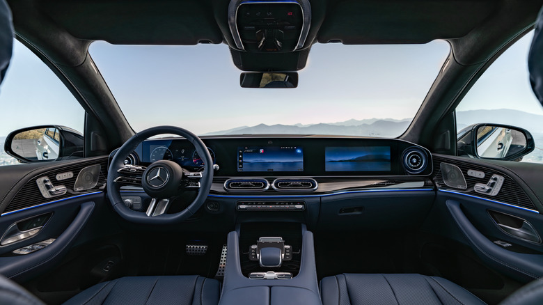 2027 Mercedes-Benz GLE interior cabin