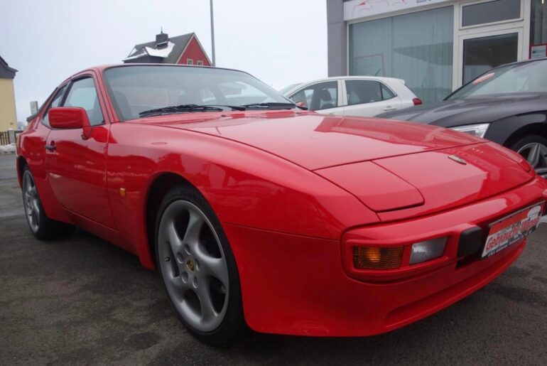1985 Porsche 944 new-alike