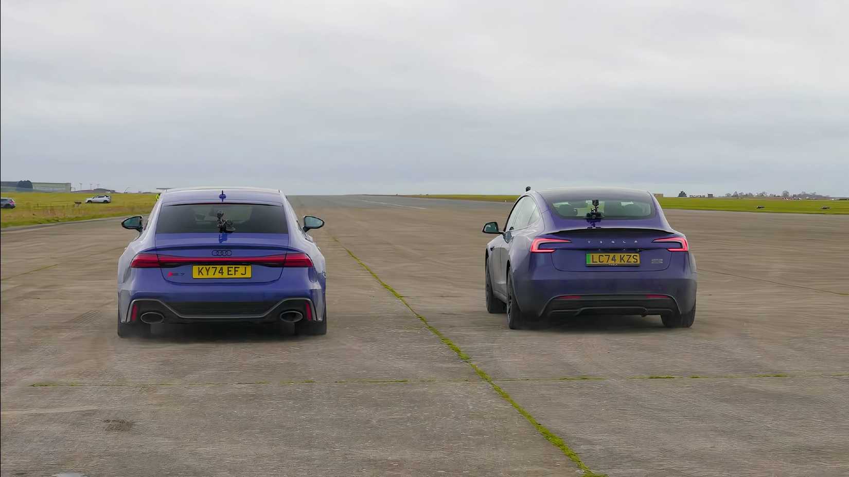 Tesla Model 3 vs Audi RS7 2