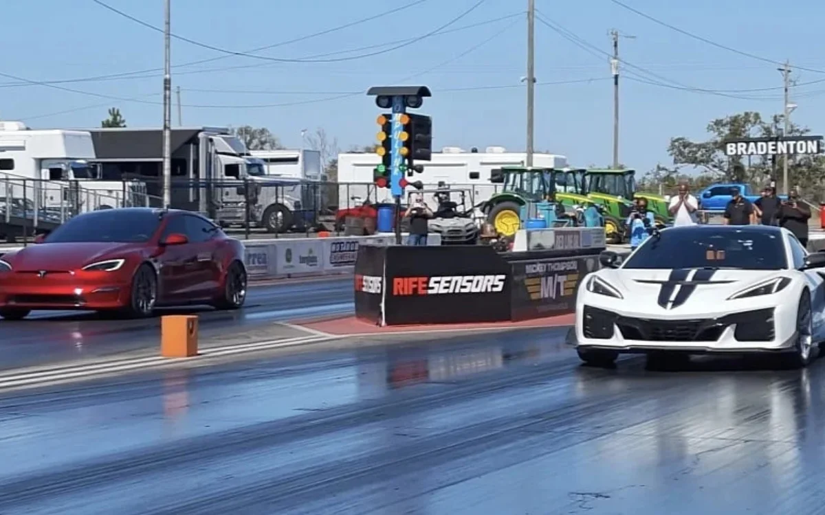 Tesla Model S Plaid takes on 2026 Corvette ZR1 in thrilling drag race rematch and there’s one clear winner