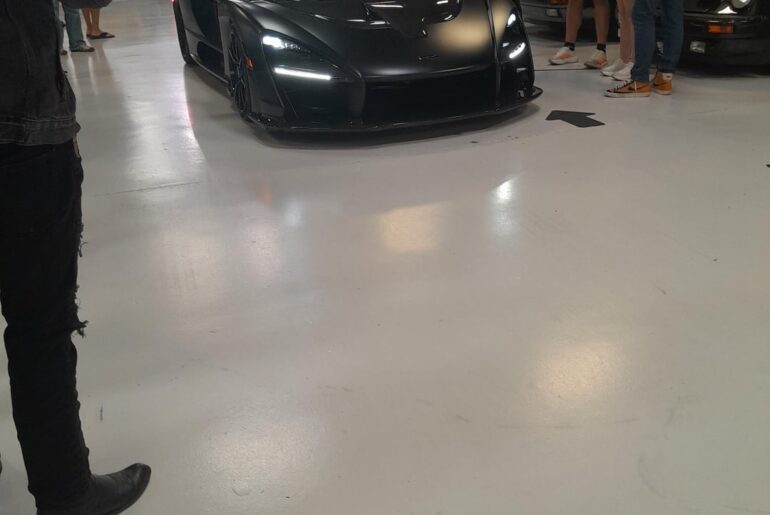 [Mclaren Senna] at car show also got to sit in it