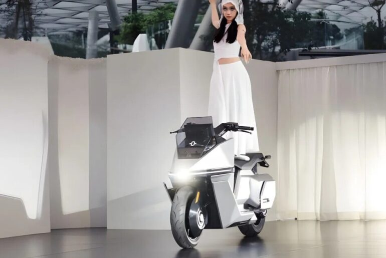 First self-balancing electric scooter hits the market