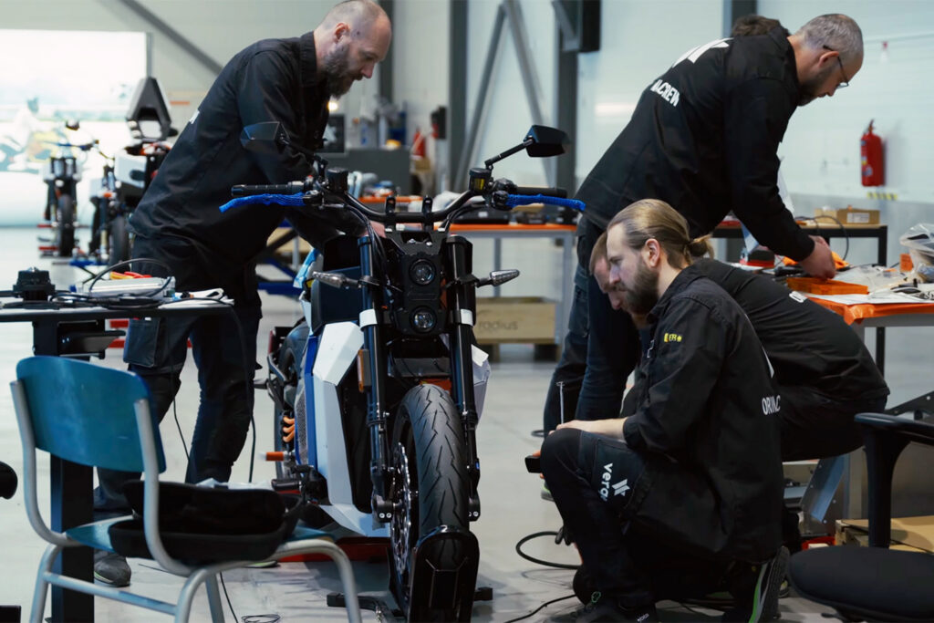 Verge Motorcycles Donut 2.0 - THE PACK -Electric Motorcycle News