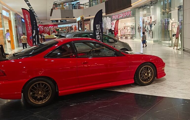 Spotted a [Acura Integra] in a car show here in Philippines