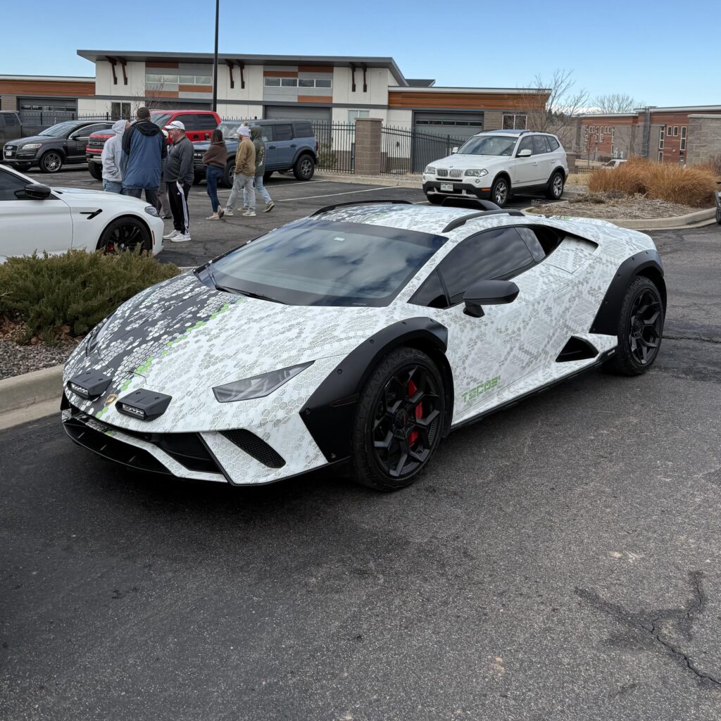 Lamborghini Huracan Sterrato [3447x3447]