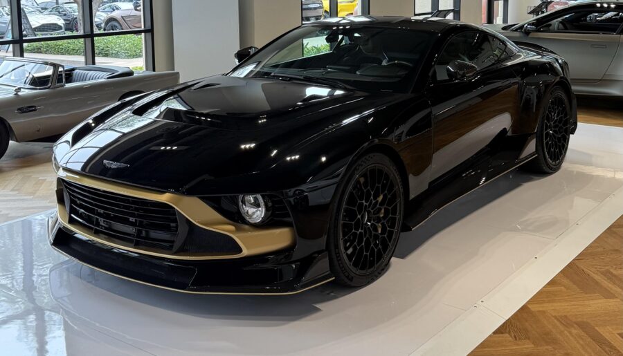 Aston Martin Valour [3287×3287]