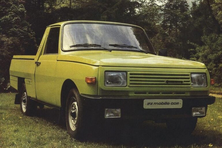 Wartburg 353W Trans: The Official Car:?