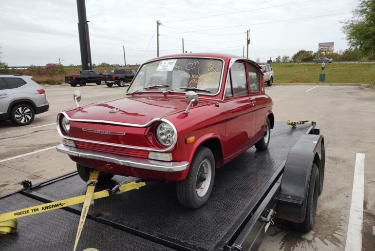'77 Mazda Carol spotted in a Buc-ee's.