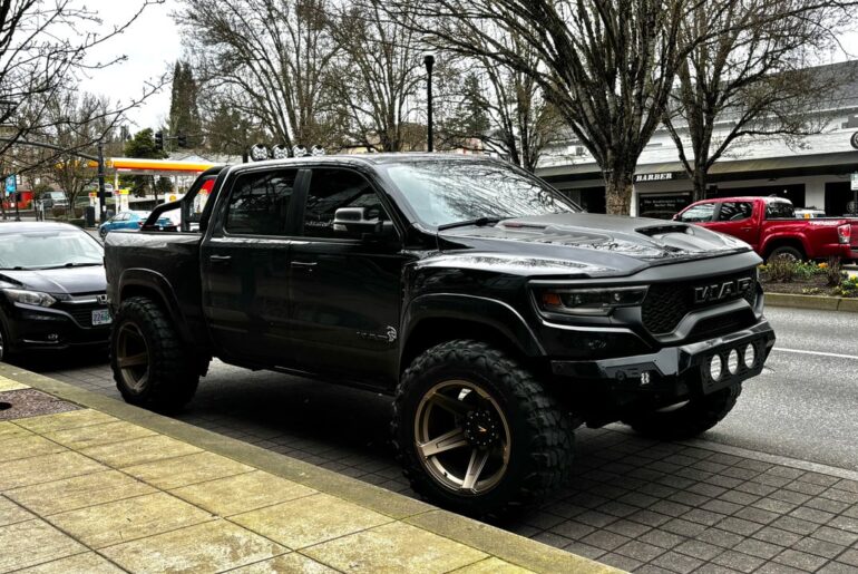 [Multiple] Went carspotting in Lake Oswego, Oregon and saw some pretty cool cars! PART 2