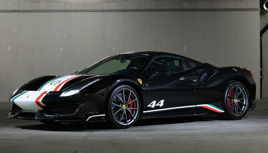 Ferrari 488 Pista Piloti [1638×2048]