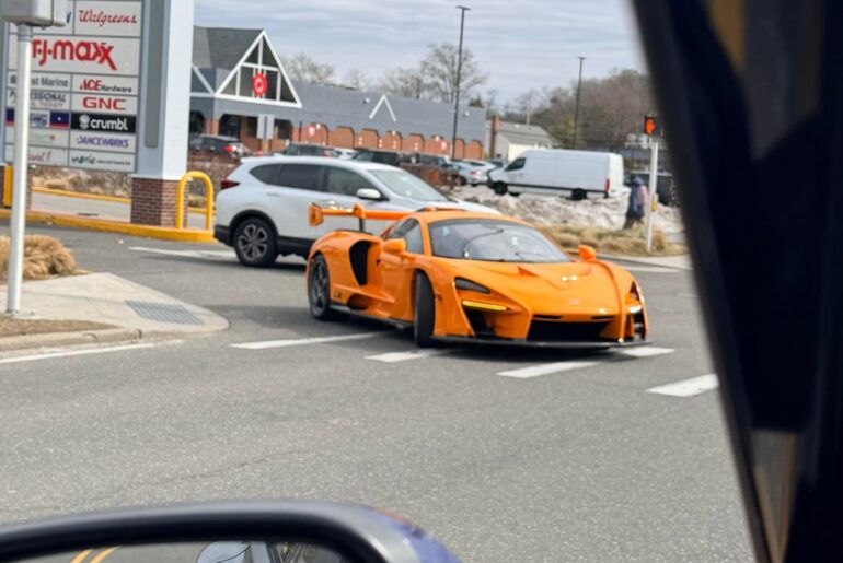 [McLaren Senna LM] just casually at the shopping center near my house